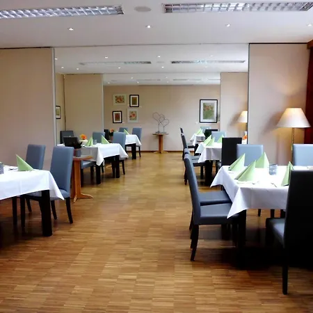 Rosenstadt Forst Hotell 3*